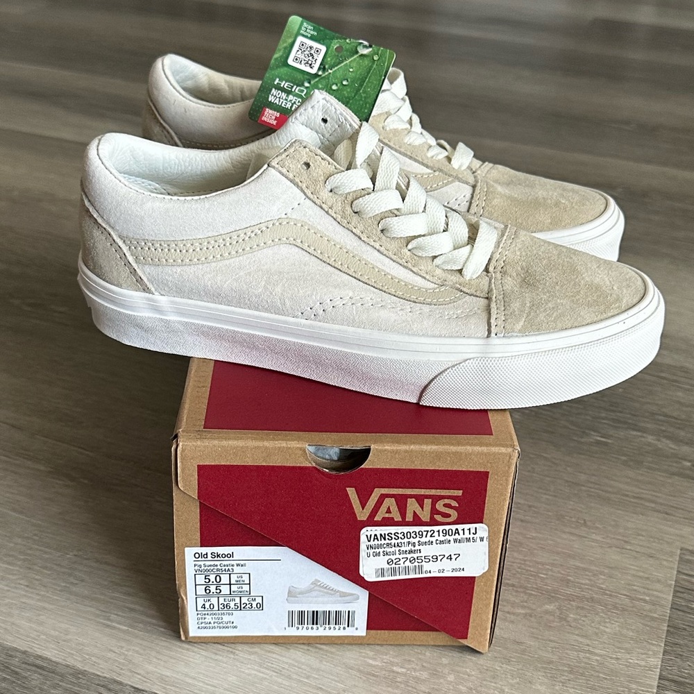 NWB Vans Old Skool US 6.5,  “Castle Wall” Beige Suede